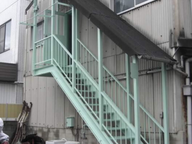 鉄骨階段塗り替え工事